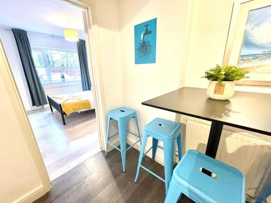 Serene And Cozy 1-Bedroom House With Parking CBG Eksteriør bilde